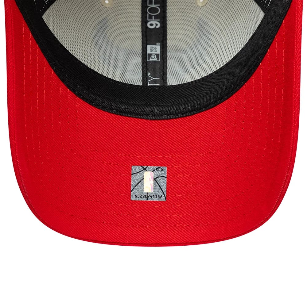 NEW ERA Chicago Bulls NBA Colourblock Cream & Red 9FORTY Adjustable Cap