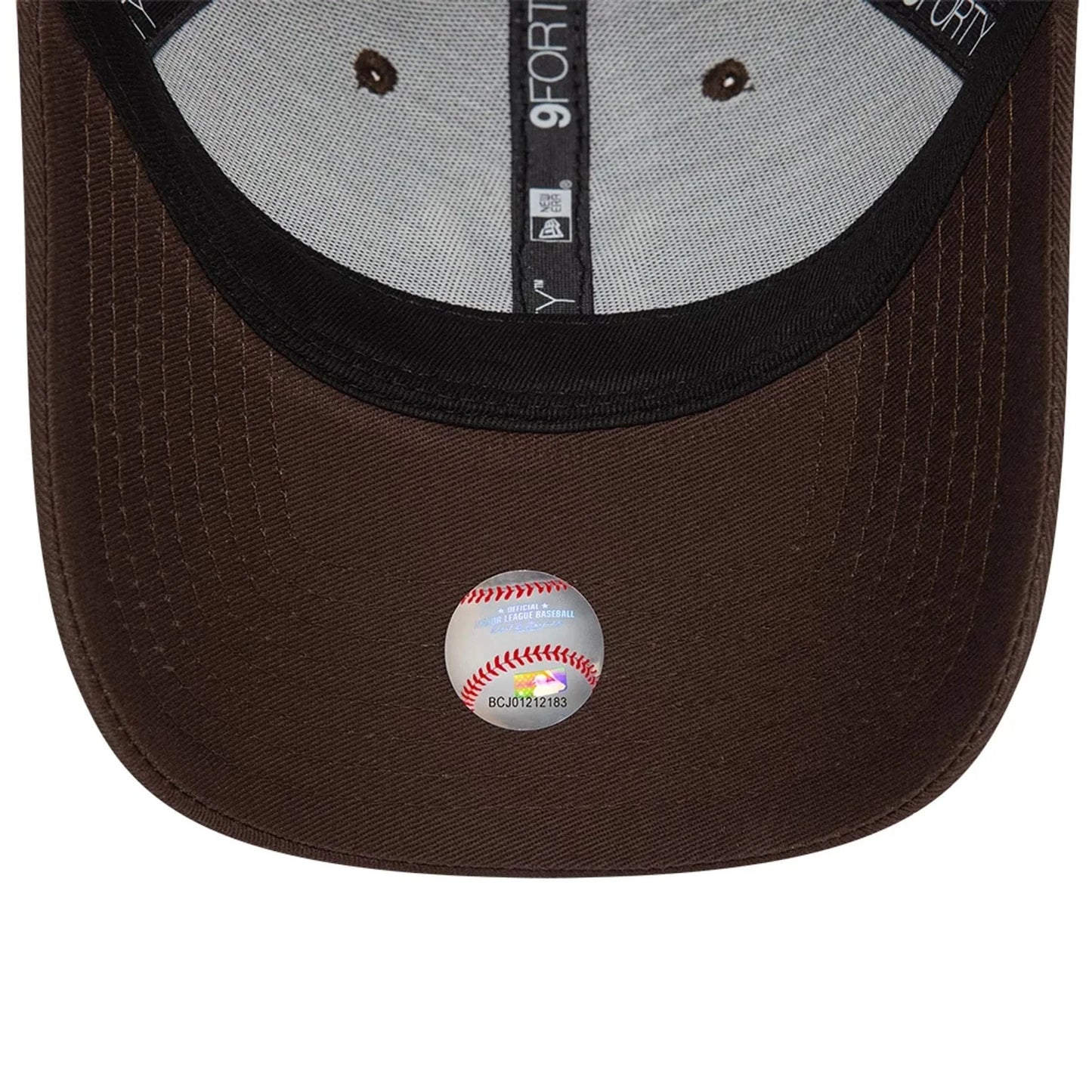 NEW ERA New York Yankees MLB League Essential Brown 9FORTY Adjustable Cap