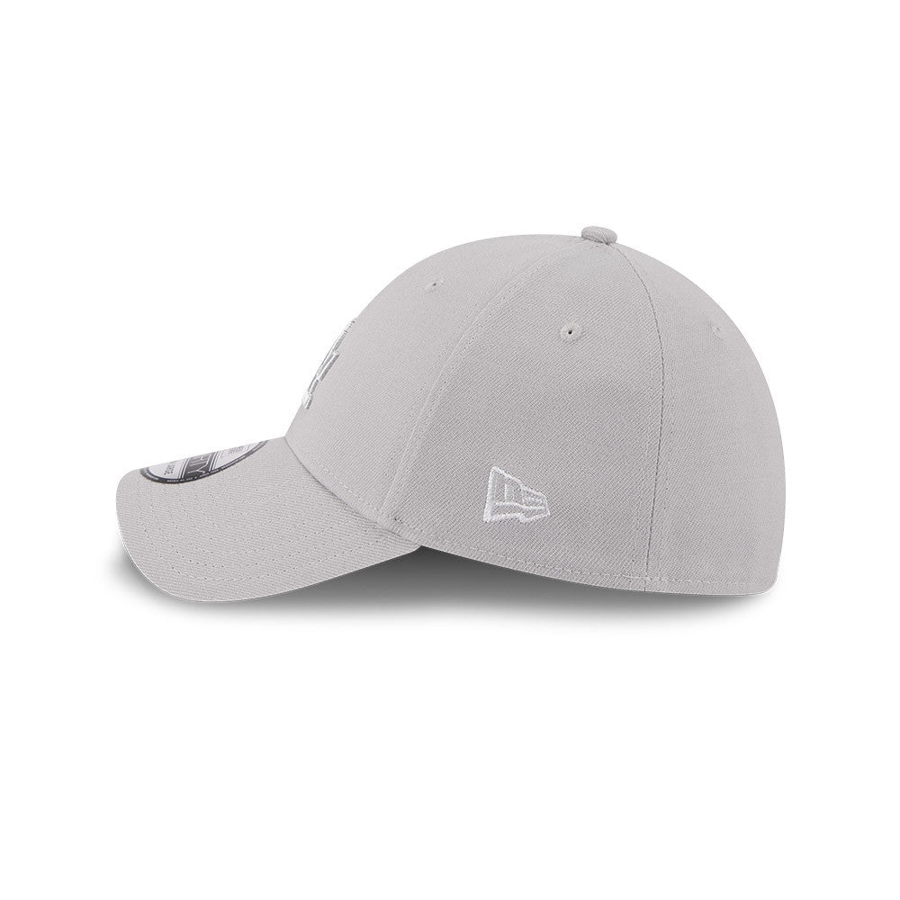 NEW ERA Grey METALLIC Los Angeles Dodgers 39THIRTY Stretch Fit Cap