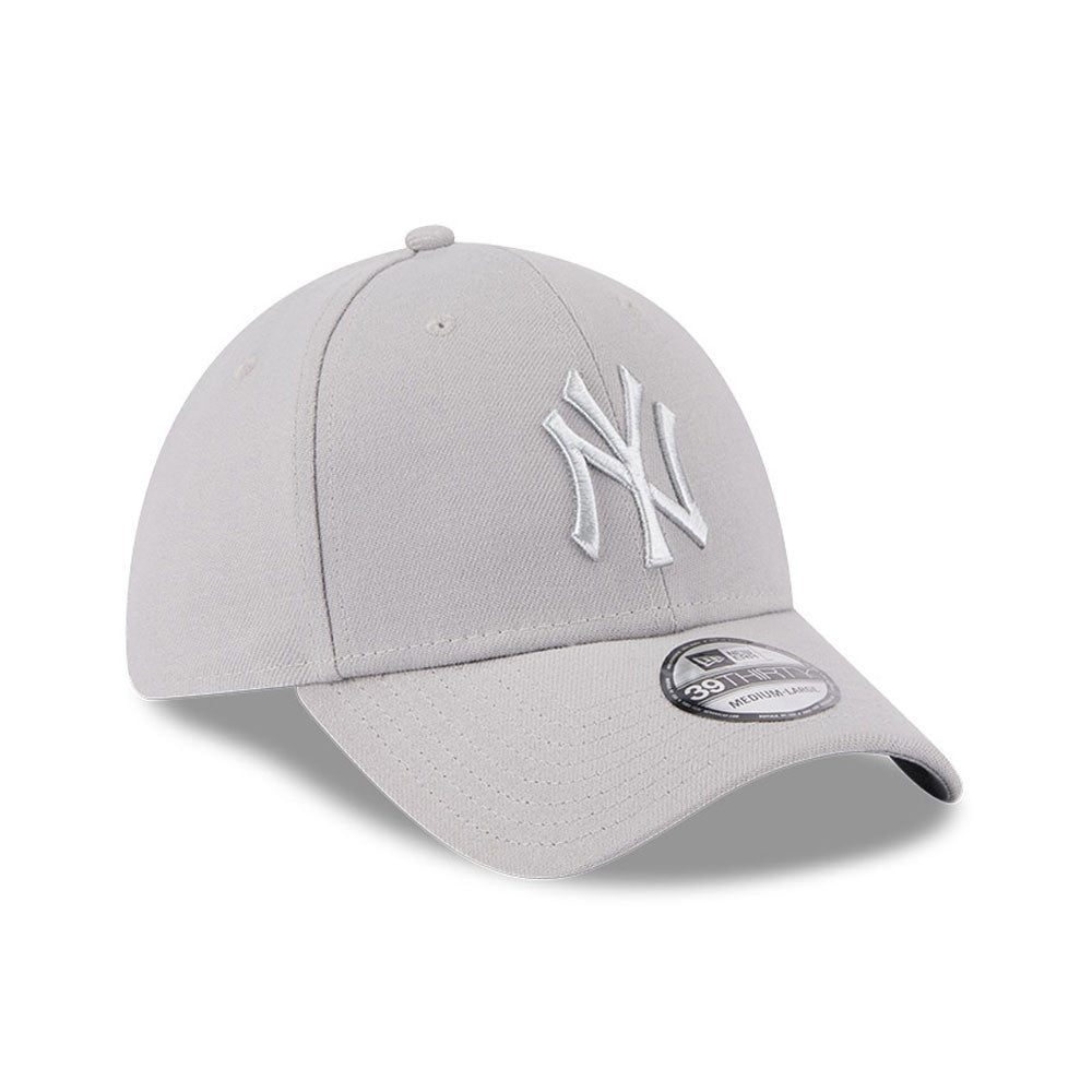 NEW ERA Grey Metallic New York Yankees 39THIRTY Stretch Fit Cap