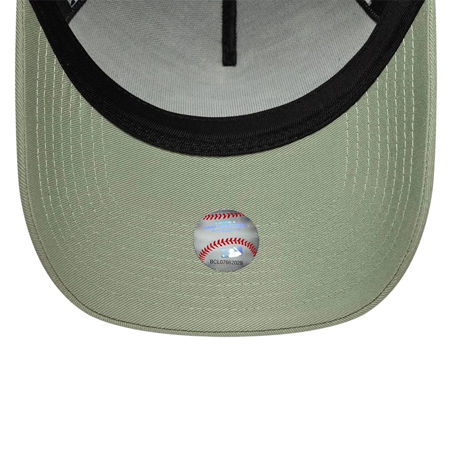 NEW ERA New York Yankees MLB League Essential Pastel Green 9FORTY E-Frame Adjustable Cap
