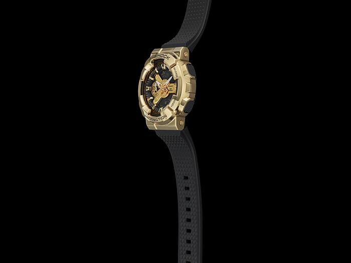 CASIO G-SHOCK GM-110 SERIES GM-110G-1A9ER